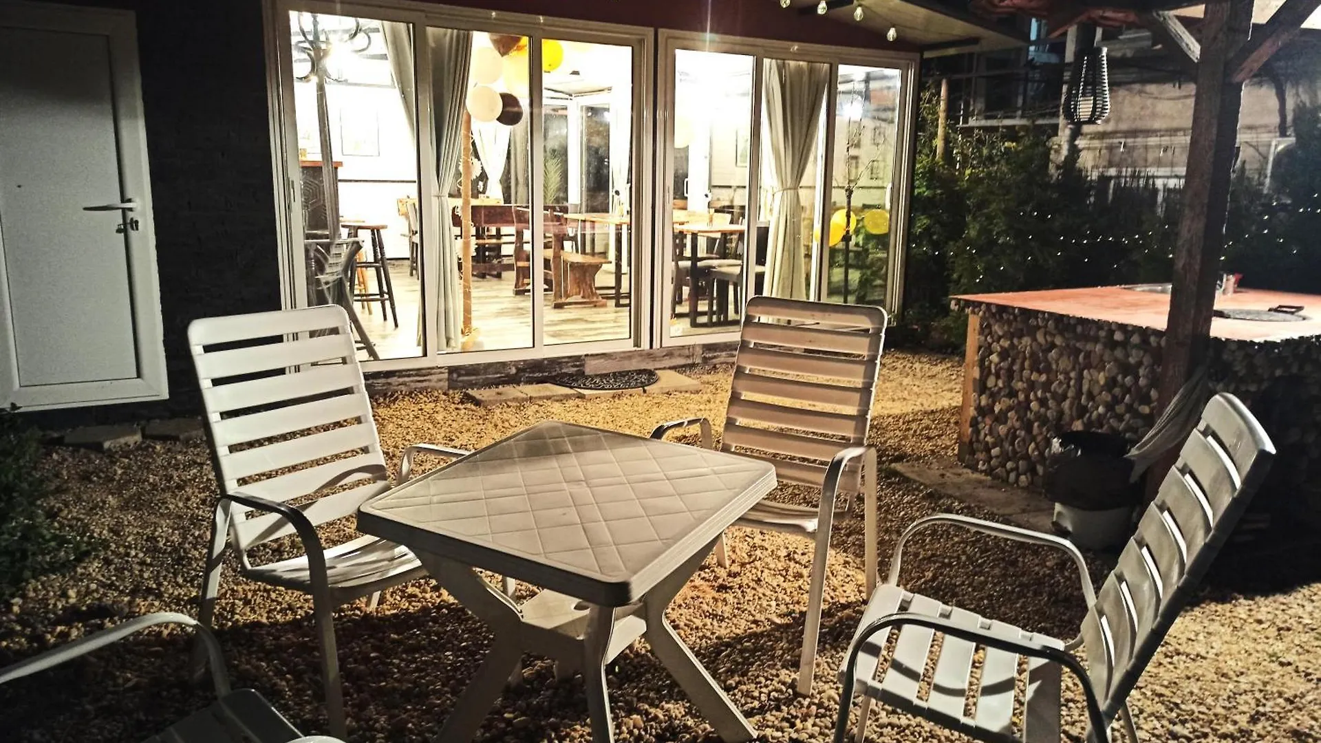 Guest House Sunflowers 포마리